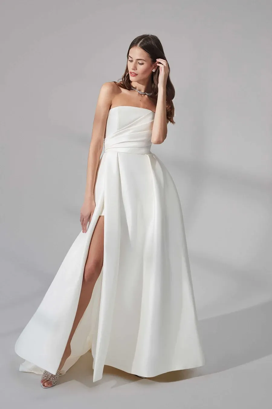 simple strapless A-line satin bridal dress strapless a line slit wedding dress