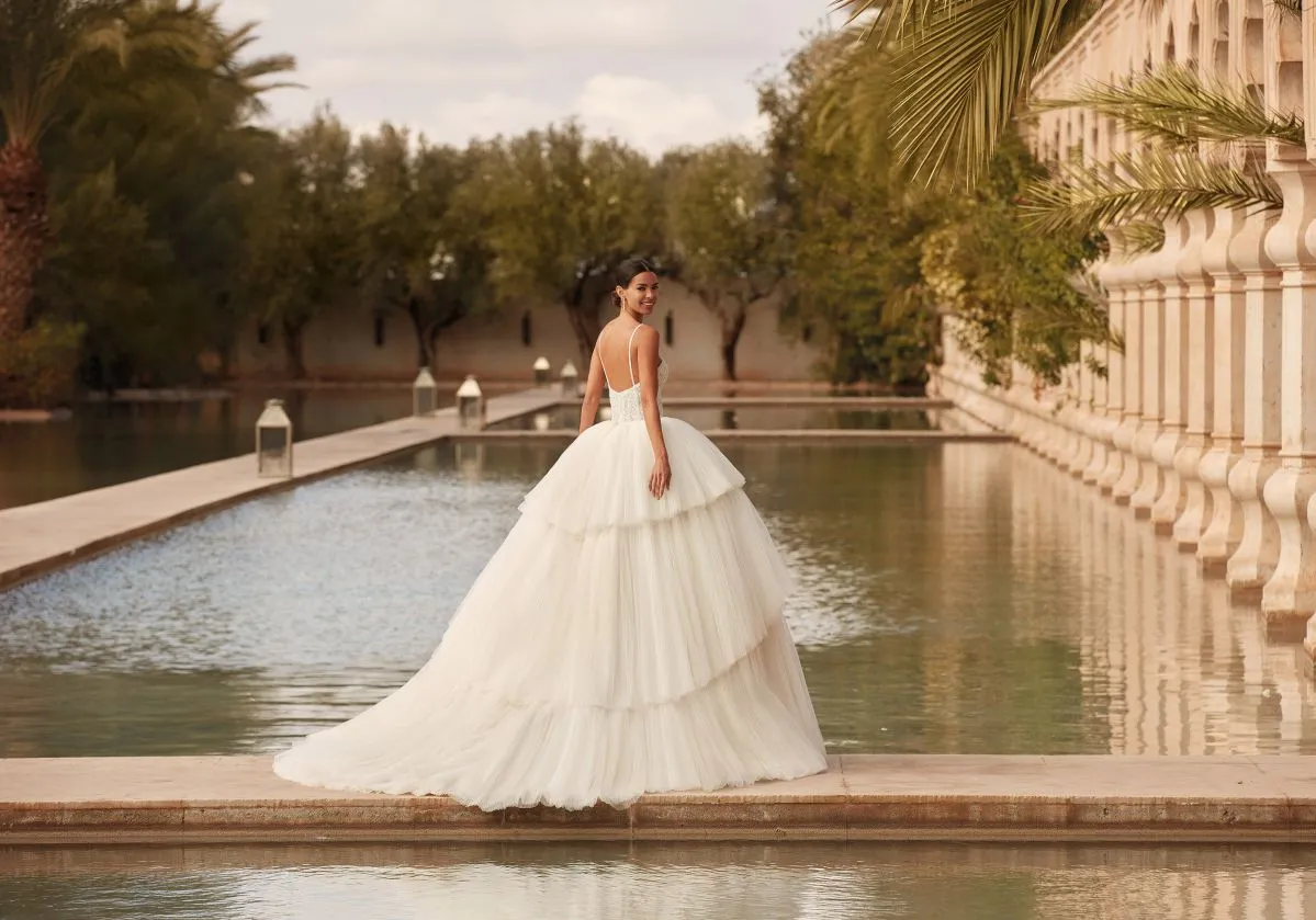 spaghetti straps tiered tulle wedding ball gown tiered ball gown wedding dress