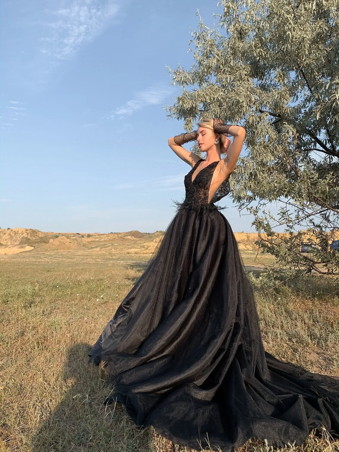 unique V-neck lace and tulle wedding gown unique v neckline lace and tulle wedding dress