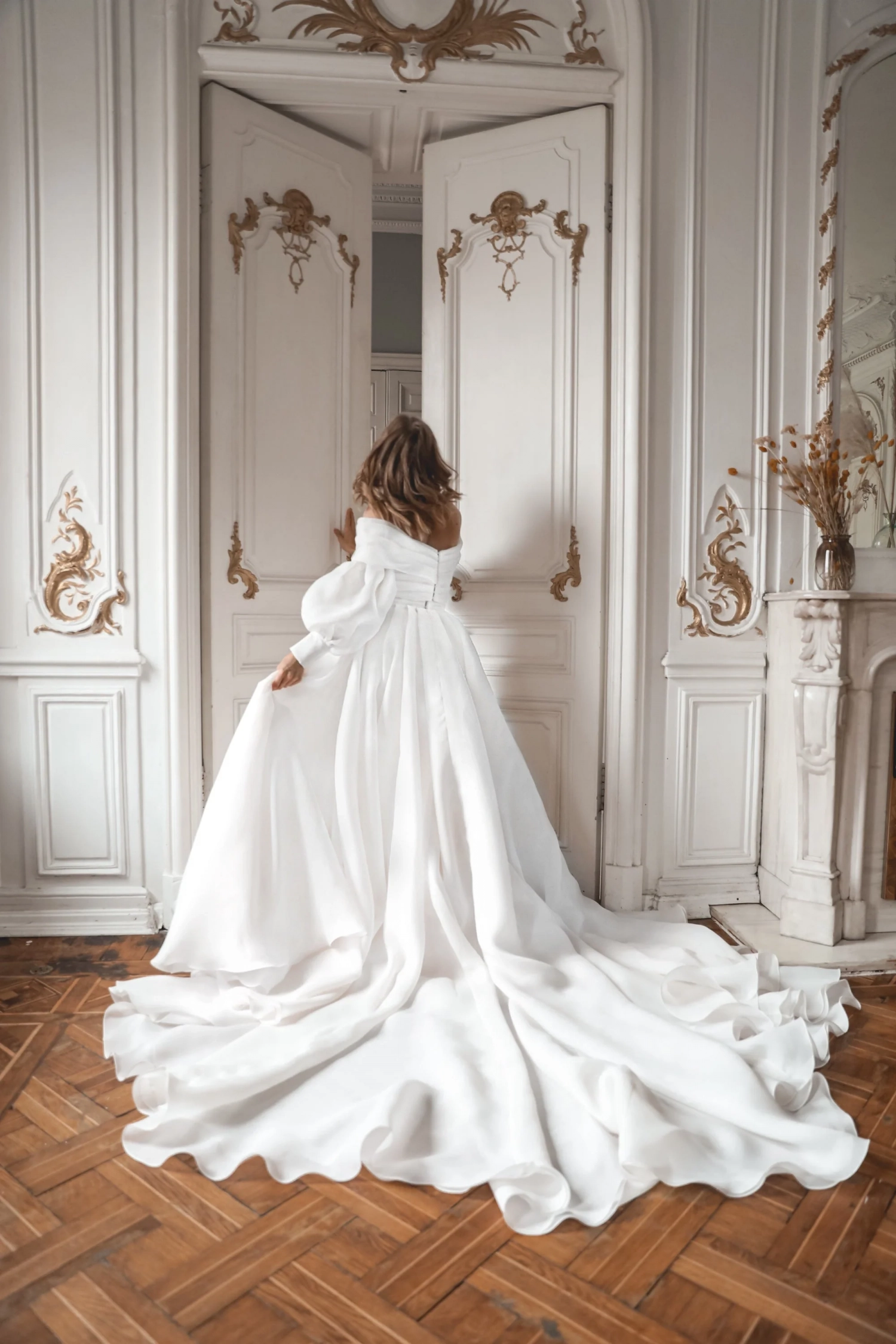 stunning light ivory long train wedding gown stunning light ivory long train wedding gown