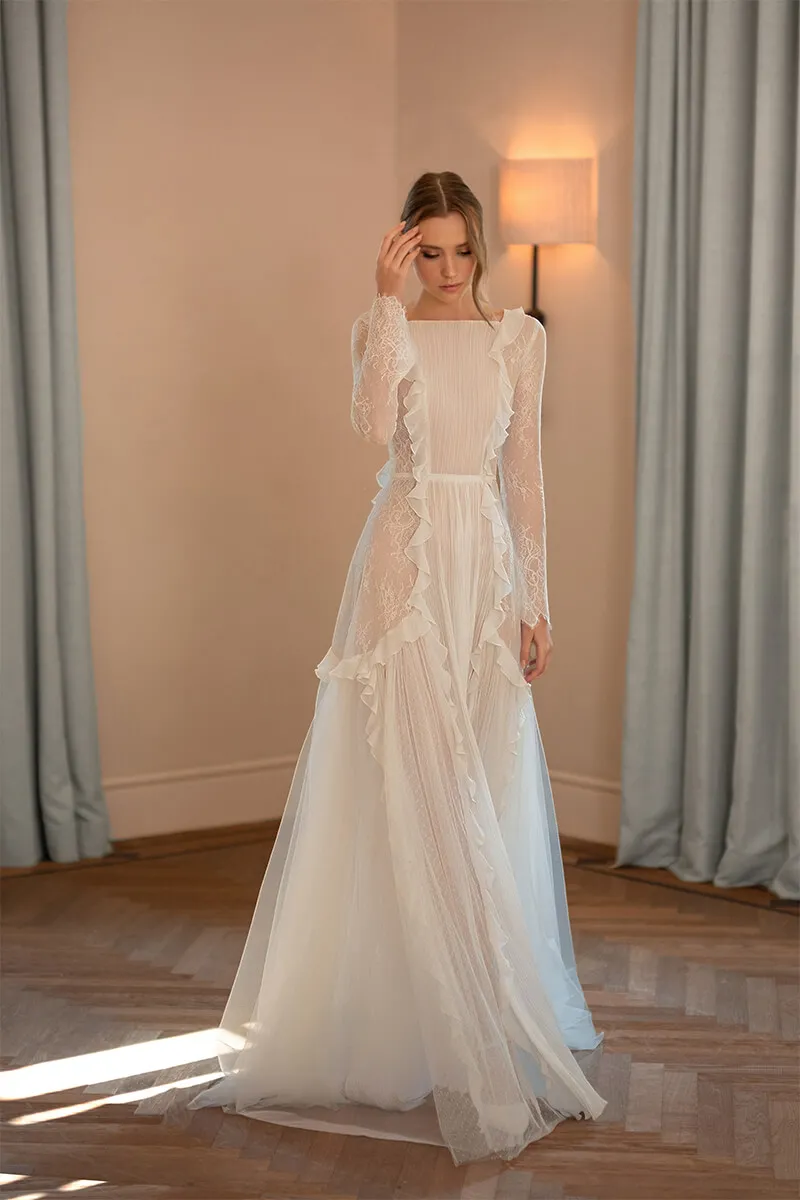 soft lace and tulle long sleeve spring bridal dress