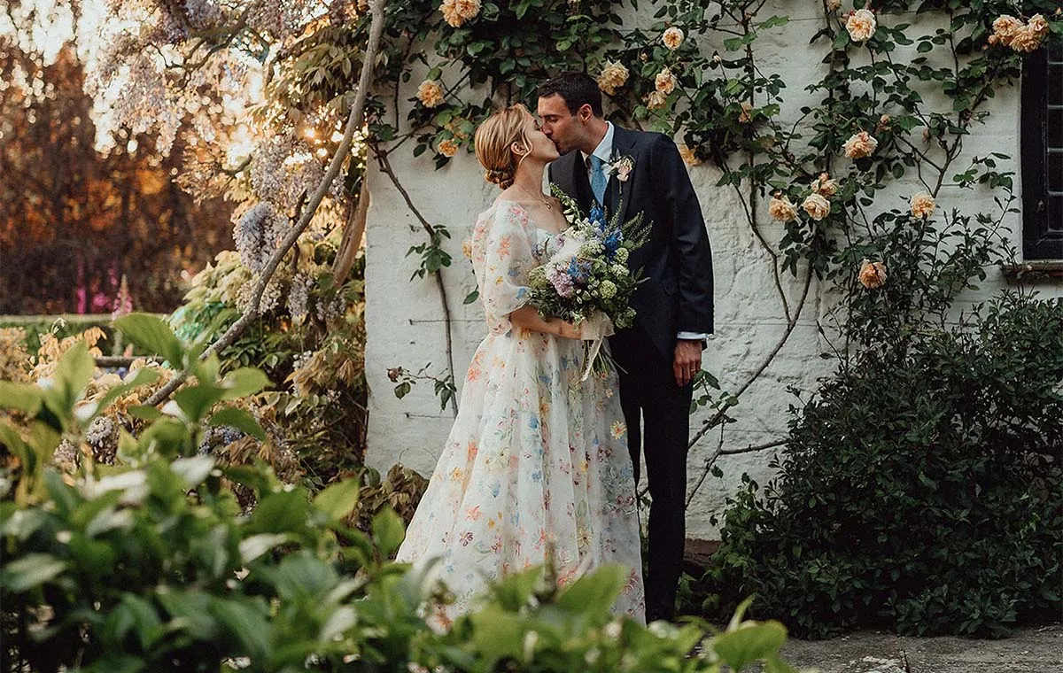 top 6 spring wedding dress trends to watch for in 2025 top 6 spring wedding dress trends to watch for in 2025
