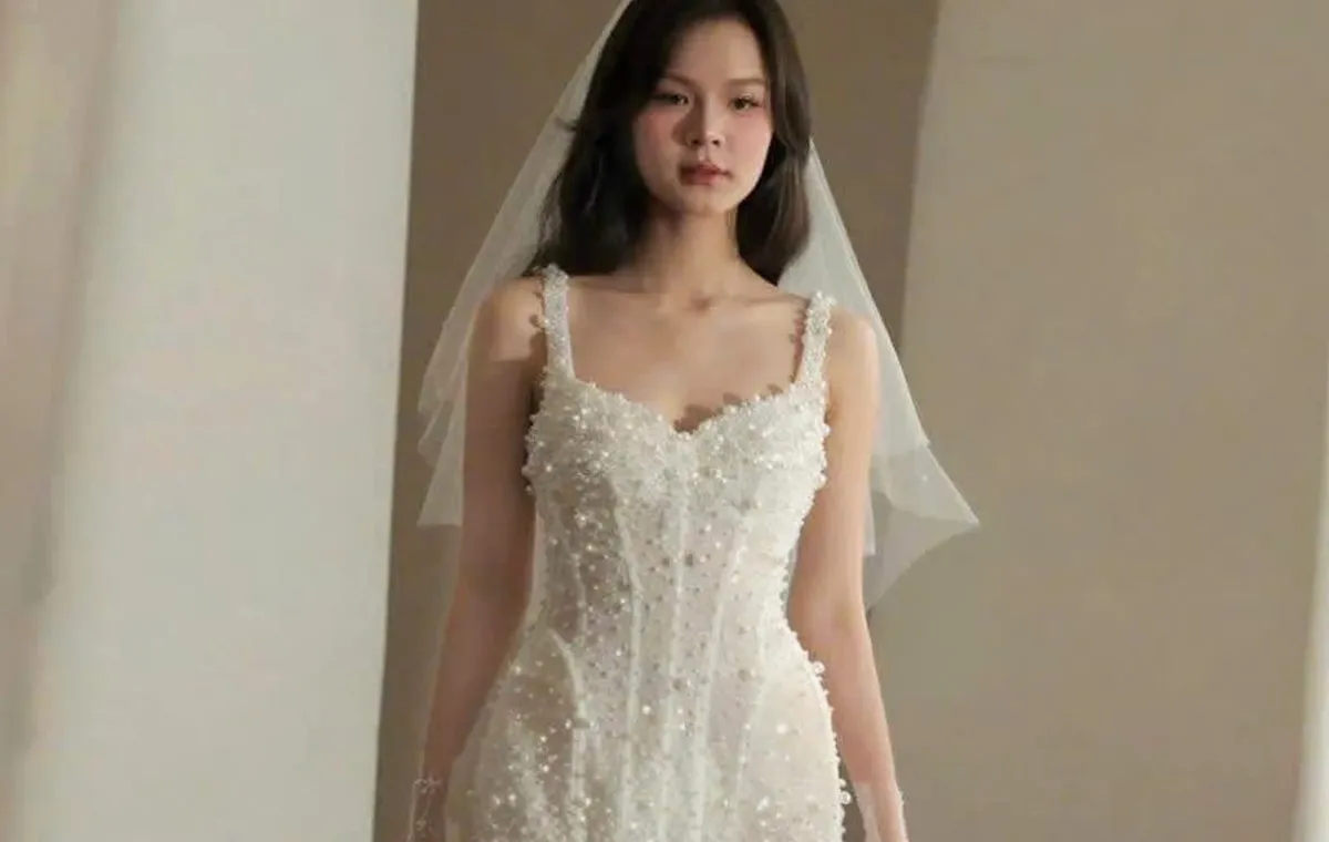 Bodycon Wedding Dresses | Stretchy Fitted Bridal Gowns
