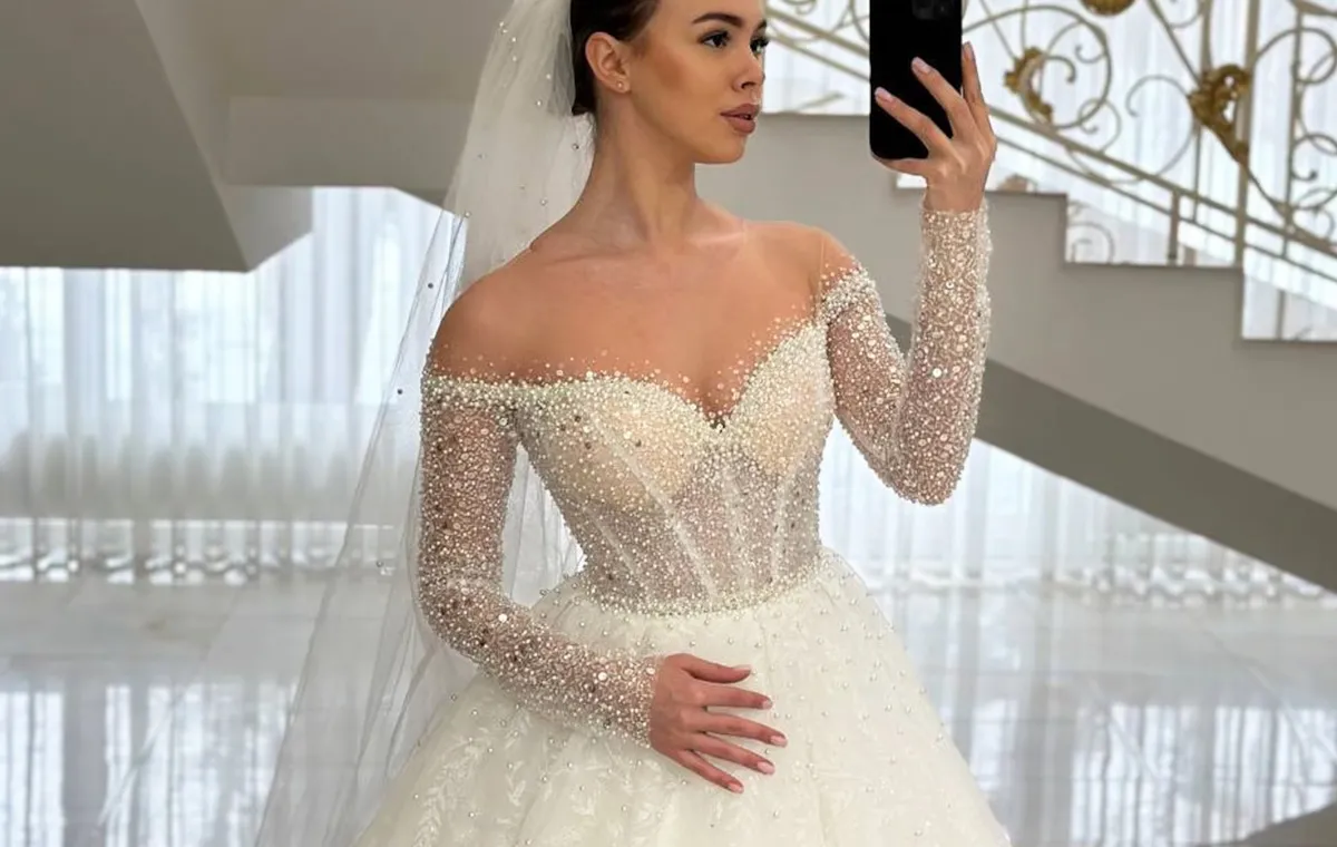 open lace back dress Off the Shoulder Crystal Princess Ball Gown Sequins Bridal Gowns main image 1