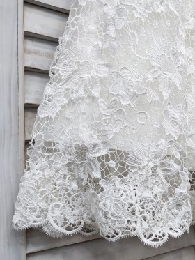 scalloped lace hemline