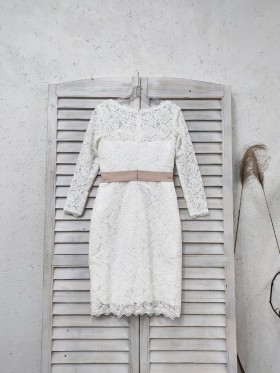 white lace short bridesmaid dress