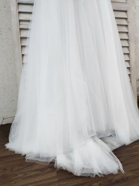floral lace appliqued white tulle wedding gown floral lace appliqued white tulle wedding gown