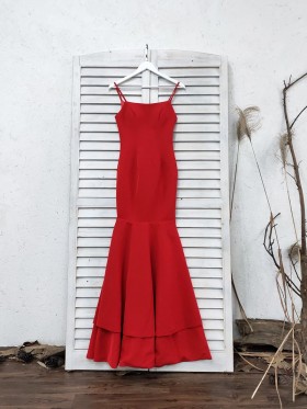 red trumpet long bridesmaid dress with spaghetti straps