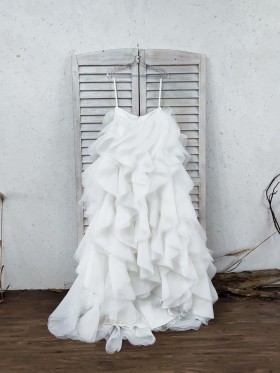 tiered ruffled skirt