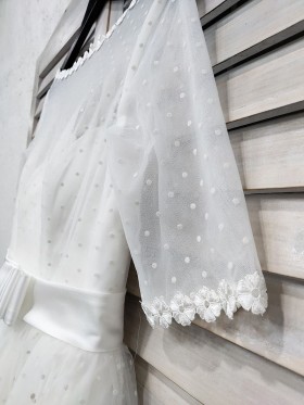 half sleeves with lace trim half sleeves with lace trim