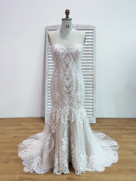 ivory lace overlaid nude lining strapless weding dress ivory lace overlaid nude lining strapless weding dress