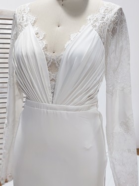 scalloped lace plunging neckline scalloped lace plunging neckline