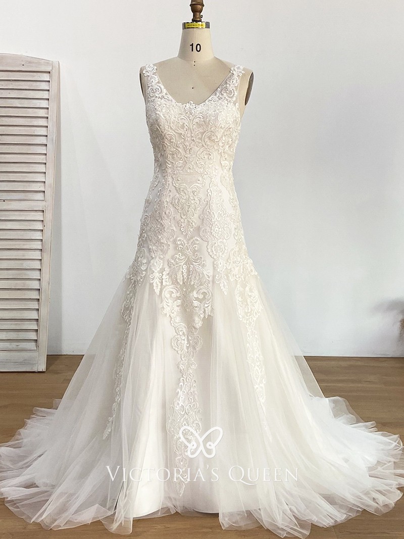 timeless lace and tulle V neck trumpet long wedding dress
