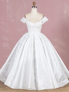 3D flowers lace appliqued ivory satin wedding ball gown