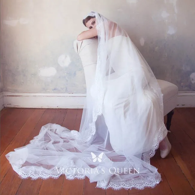 https://www.victoriasqueen.com/uploads/product/0/1/01034/white-lace-wedding-veil-cathedral-length-single-tier-veil-1.webp