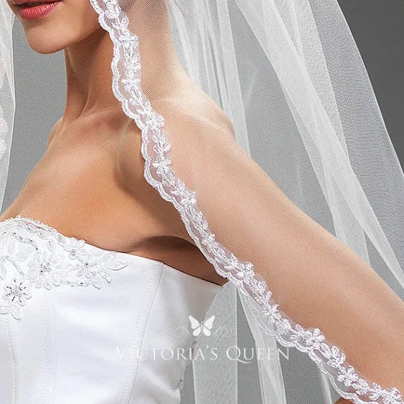 https://www.victoriasqueen.com/uploads/product/0/1/01042/timeless-short-lace-edging-wedding-veil-2.webp