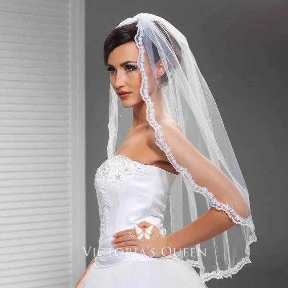 https://www.victoriasqueen.com/uploads/product/0/1/01042/timeless-short-lace-wedding-veil-elbow-length-single-tier-veil-1.webp