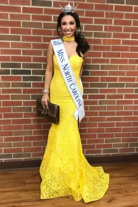 sweetheart choker neck yellow lace mermaid long pageant dress