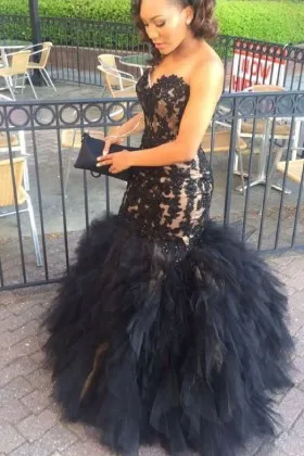 Beaded black lace appliqued sweetheart trumpet tulle long prom dress