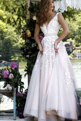 white lace appliqued plunging V neckline tulle overlay long designer prom dress