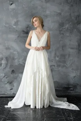 elegant sleeveless ivory chiffon V neckline modest bridal evening dress