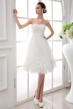 cute white lace appliqued tulle short A line strapless wedding dress