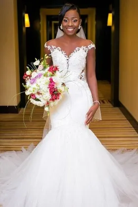 Chic Lace Cap Sleeve Trumpet Tulle Wedding Dress