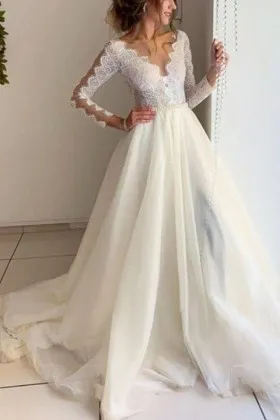 scalloped lace V neck long sleeves tulle wedding dress