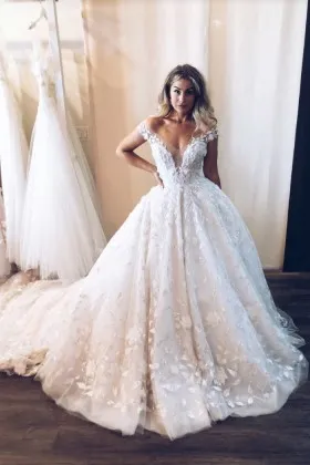 leaves lace flowers appliqued tulle wedding ball gown