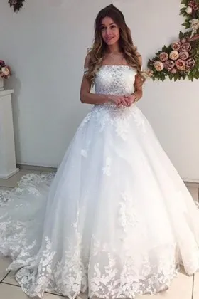 Off the shoulder Princess Puffy Lace Wedding Ball Gown