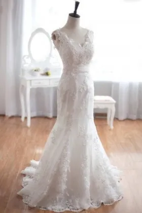 Cheap V Neck Sleeveless Lace Mermaid Wedding Dress