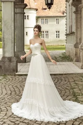 strapless sweetheart lace tulle ethereal wedding dress