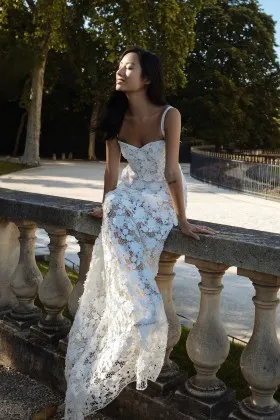 delicate floral lace sweetheart feminine wedding dress