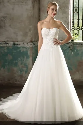 strapless sweetheart ivory lace and tulle simple ball gown wedding dress