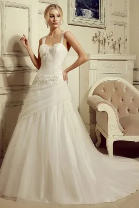 sweetheart bodice pleated tulle ball gown classic wedding dress