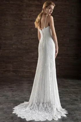 Scalloped Lace long Wedding Dress