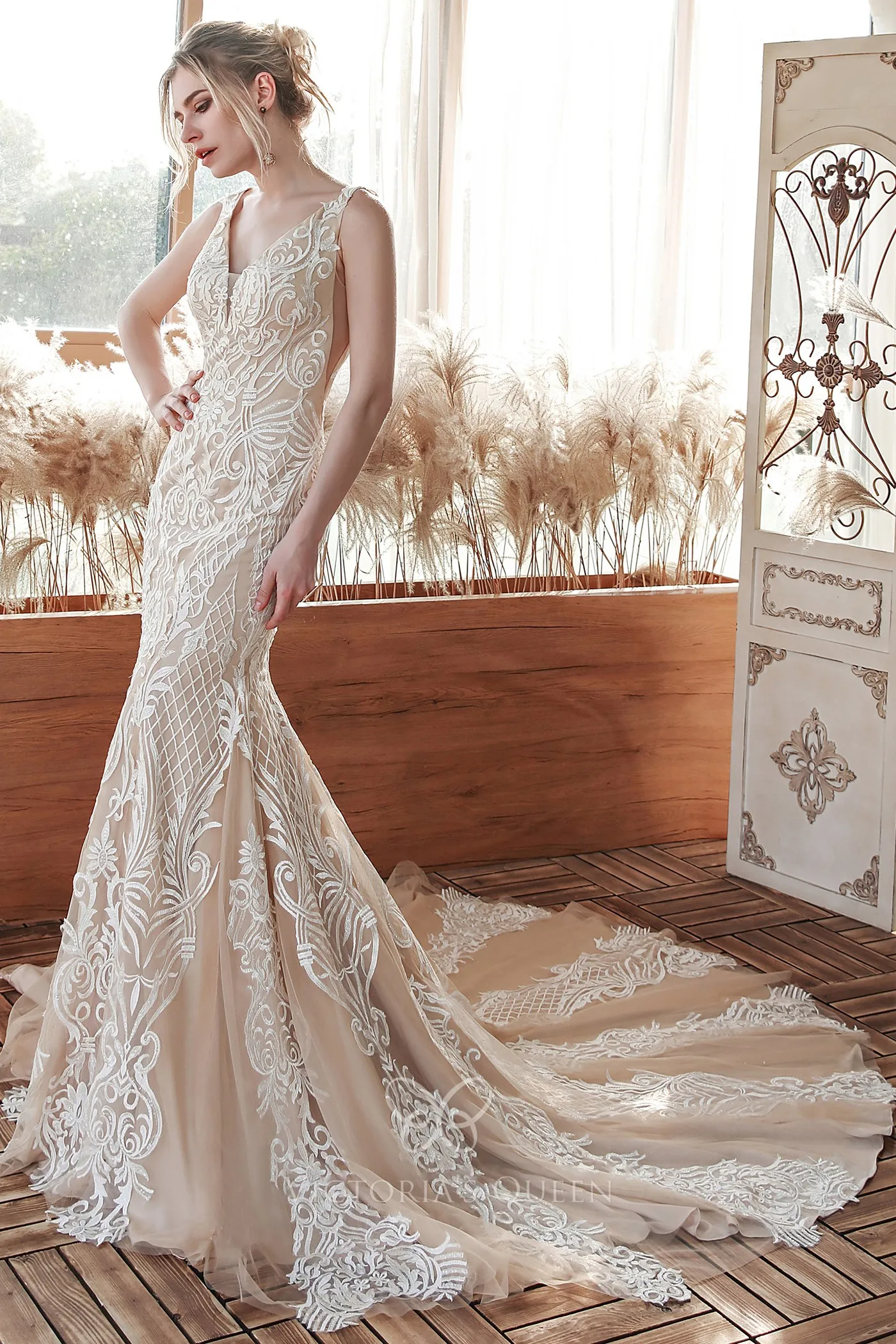 Modern Patterned Lace Vneck Mermaid Nude Wedding Dress VQ