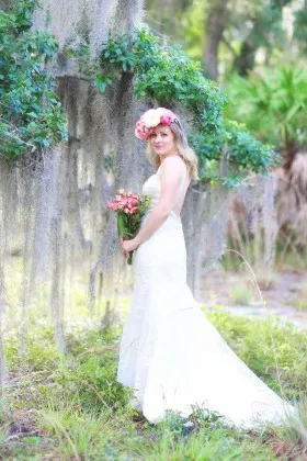 Ivory lace scalloped sweetheart spaghetti straps mermaid long bridal dress