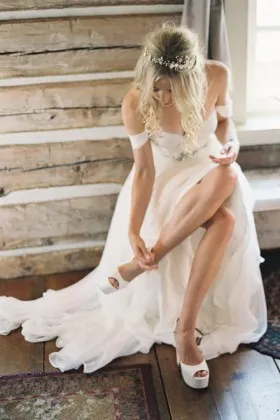 Off the shoulder sweetheart white chiffon sexy summer wedding dress