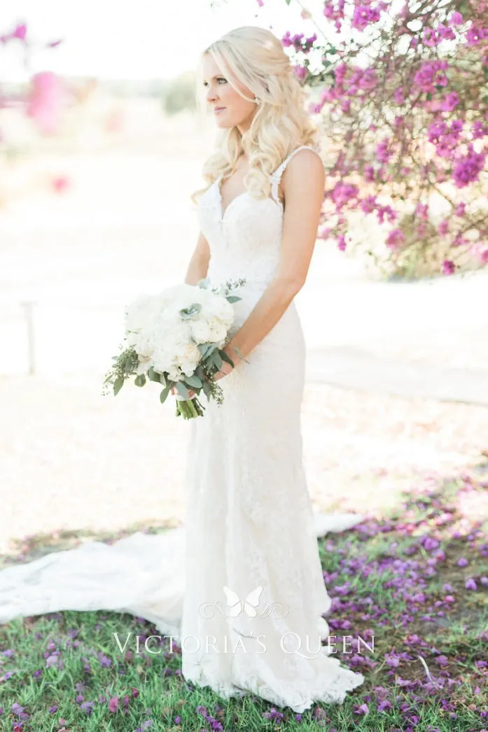 curved V neckline ivory lace chapel train vintage wedding dress
