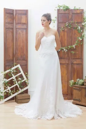 strapless sweetheart white lace dropped waist elegant A line wedding dress