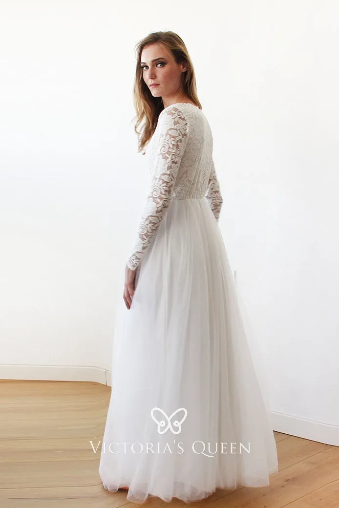 scalloped V neckline long sleeve vintage ivory wedding dress