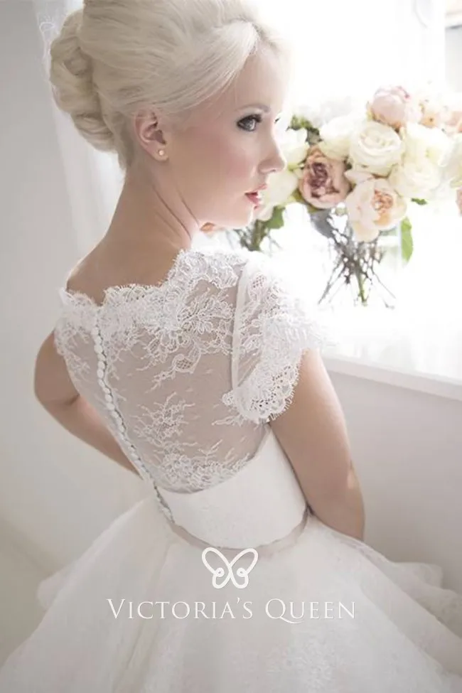 Glamorous lace and tulle layered short vintage wedding dress