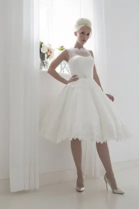 Simple and beautiful lace and tulle knee length short sleeveless wedding dress