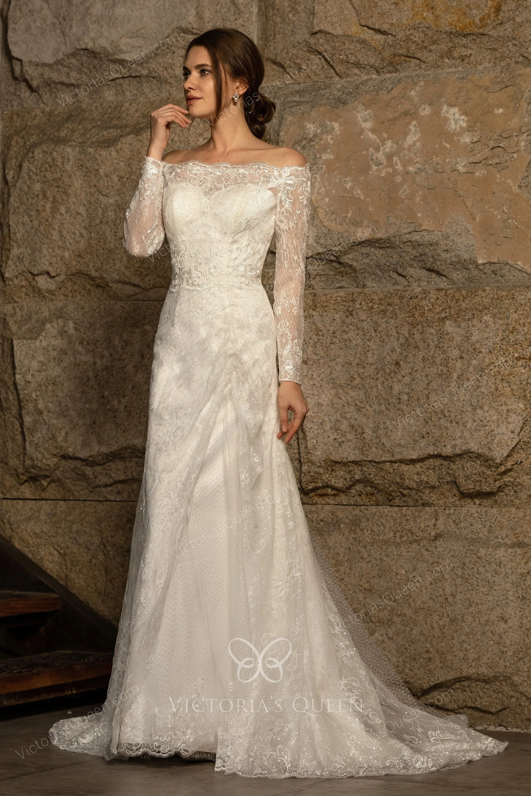 Modest Sequined Lace Overlay Long Sleeve Winter Bridal Dress VQ