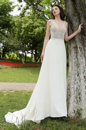 modern scalloped v neck lace crepe outdoor wedding dress