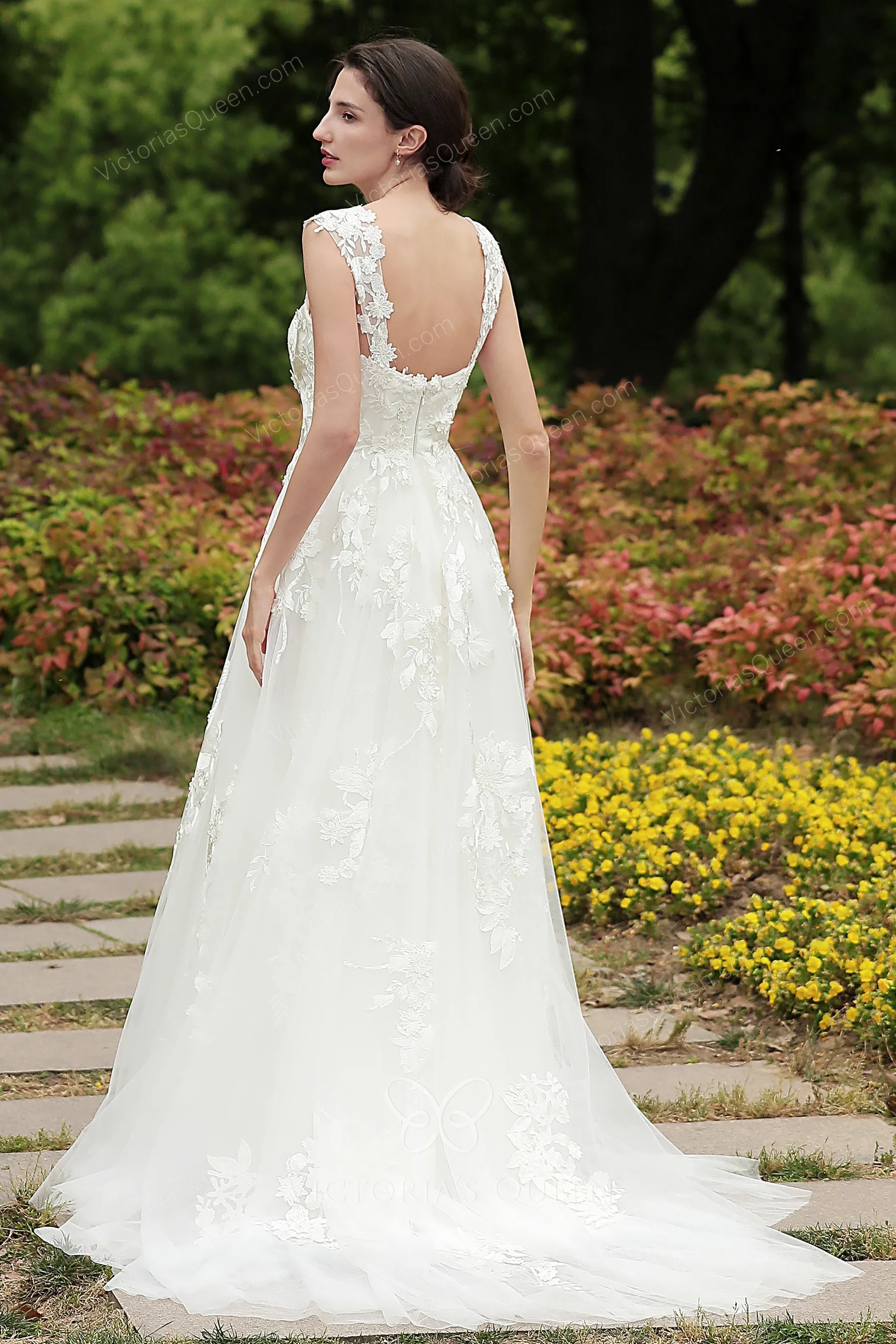 Classic Sweetheart A-line Lace Appliqued Spring Wedding Gown - VQ
