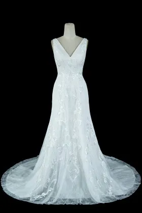 sleeveless v neck lace overlay long wedding dress
