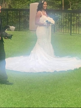 still a gorgeous wedding dres