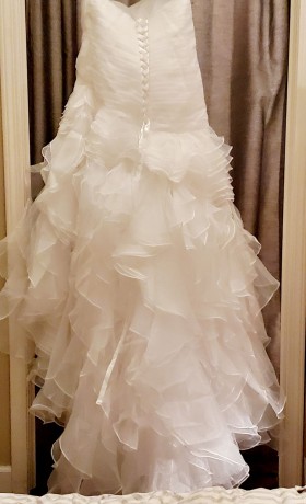 gorgeous wedding dress